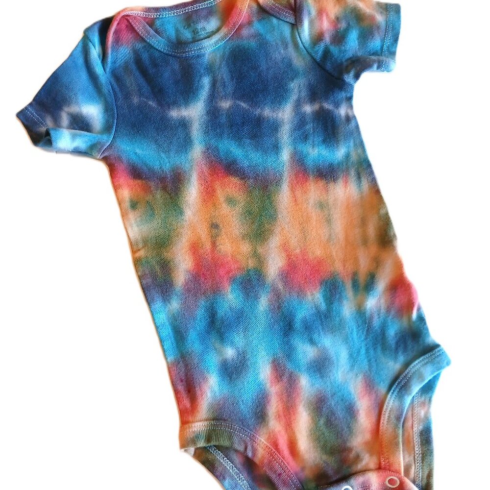Tie Dye Baby Bodysuit With Abstract Pattern in Blue Orange Red Green 12 MOS NWT